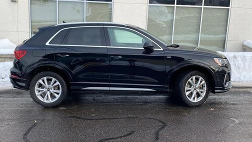 2022 Audi Q3 45 S line Premium