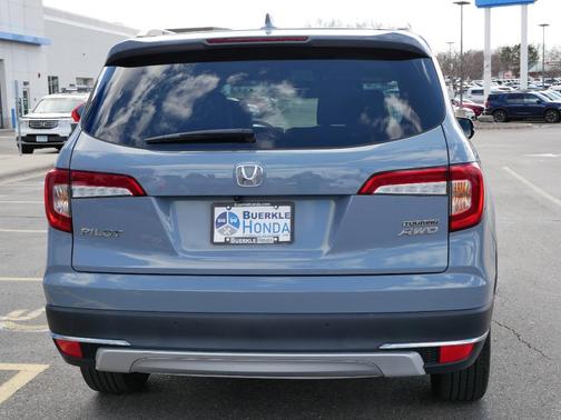 2022 Honda Pilot Touring 7-Passenger