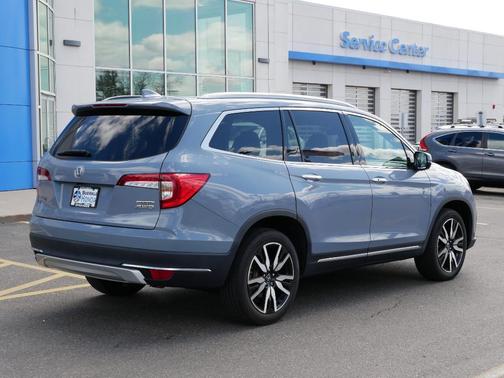 2022 Honda Pilot Touring 7-Passenger