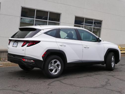 2024 Hyundai TUCSON SE