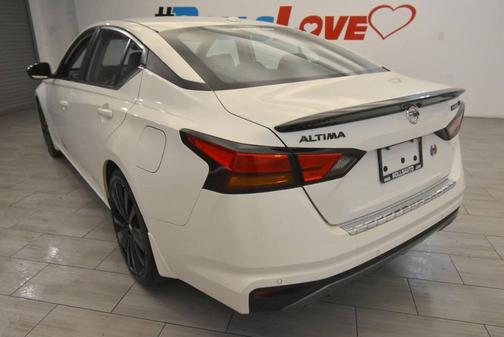 2022 Nissan Altima SR FWD