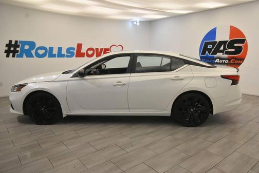 2022 Nissan Altima SR FWD