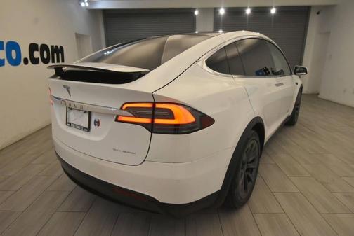 Pearl White Multi-Coat 2019 Tesla Model X Long Range