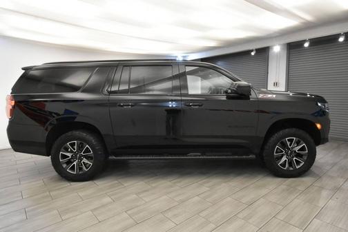2022 Chevrolet Suburban 4WD Z71