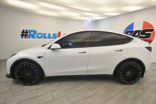 2022 Tesla Model Y Long Range Dual Motor All-Wheel Drive