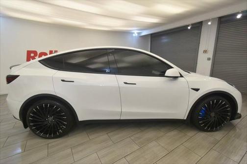 2022 Tesla Model Y Long Range Dual Motor All-Wheel Drive
