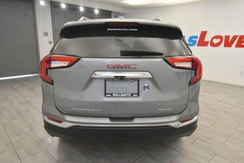 2023 GMC Terrain SLT
