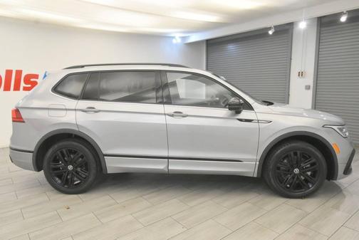 2022 Volkswagen Tiguan 2.0T SE R-Line Black 4MOTION