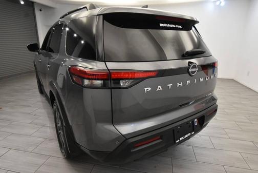 2022 Nissan Pathfinder SV 4WD