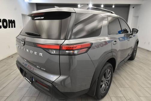 2022 Nissan Pathfinder SV 4WD