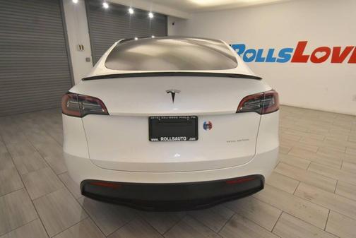 Pearl White Multi-Coat 2023 Tesla Model Y Long Range Dual Motor All-Wheel Drive