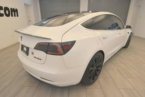Pearl White Multi-Coat 2019 Tesla Model 3 Performance