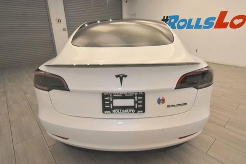 Pearl White Multi-Coat 2019 Tesla Model 3 Performance