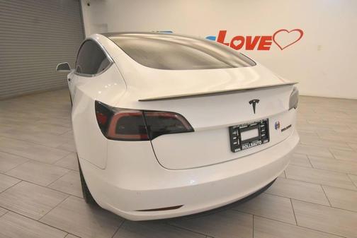 Pearl White Multi-Coat 2019 Tesla Model 3 Performance