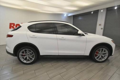 2018 Alfa Romeo Stelvio Sport