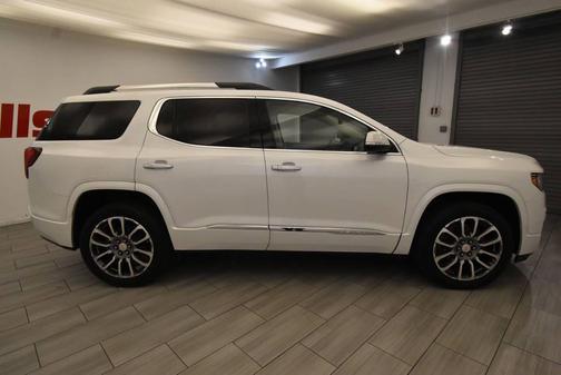 2022 GMC Acadia Denali