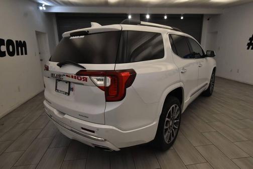 2022 GMC Acadia Denali