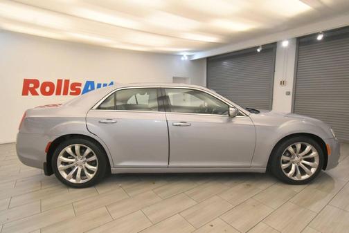 2016 Chrysler 300 S