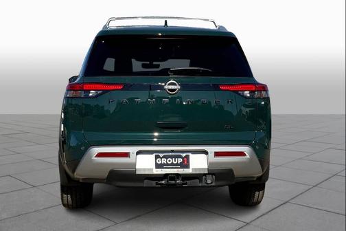 2023 Nissan Pathfinder SL FWD