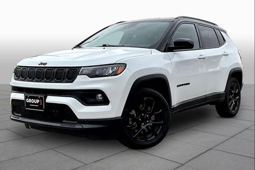 Bright White Clearcoat 2023 Jeep Compass Latitude