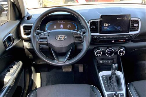 2023 Hyundai VENUE Limited