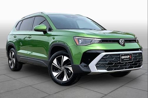 Bright Moss Green Metallic 2025 Volkswagen Taos 1.5T SE