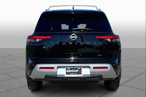 2023 Nissan Pathfinder SL FWD