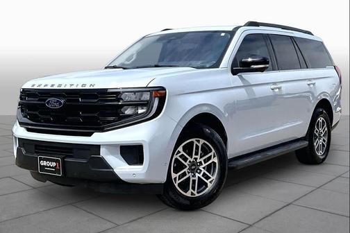 Space Silver Metallic 2025 Ford Expedition Active