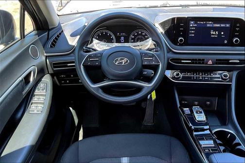 2023 Hyundai SONATA SE