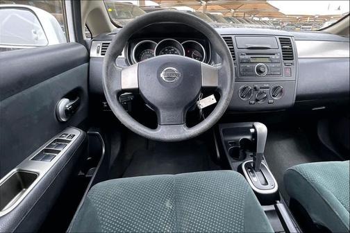 2011 Nissan Versa 1.8 S