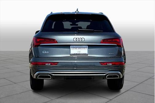 2022 Audi Q5 45 S line Prestige