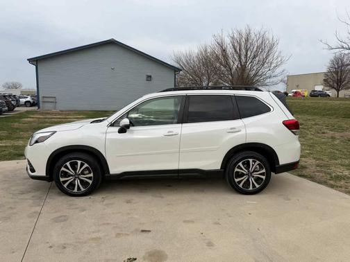Crystal White Pearl 2024 Subaru Forester Limited