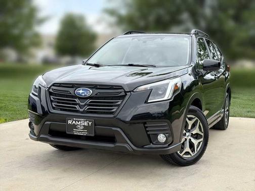 Crystal Black Silica 2022 Subaru Forester Premium