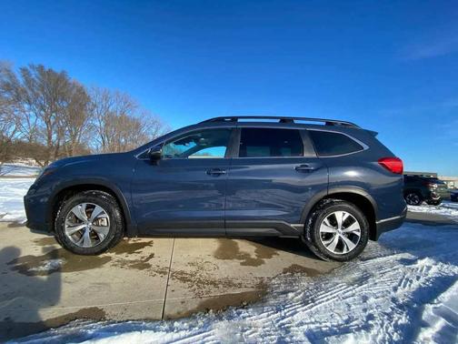 2023 Subaru Ascent Premium 7-Passenger