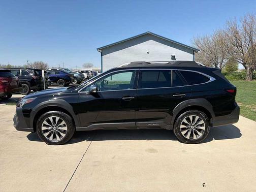 Crystal Black Silica 2025 Subaru Outback Touring