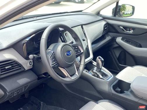 Crystal White Pearl 2025 Subaru Outback Premium