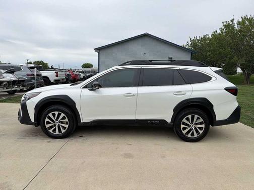 Crystal White Pearl 2024 Subaru Outback Premium
