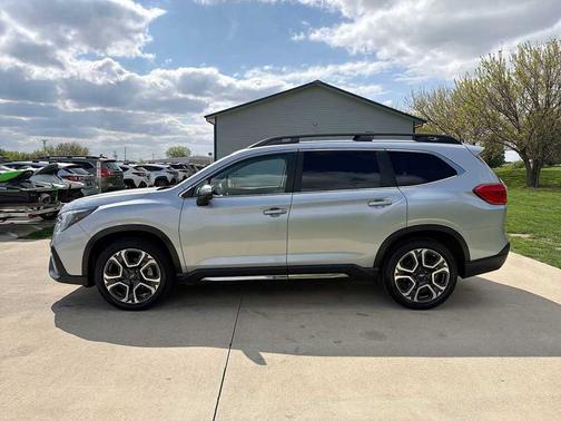 Ice Silver 2023 Subaru Ascent Limited 7-Passenger