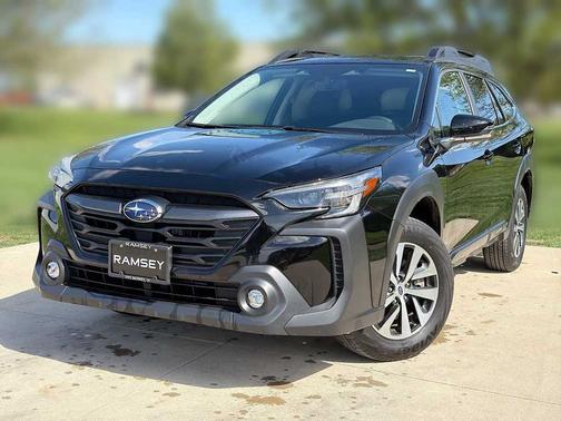 Crystal Black Silica 2025 Subaru Outback Premium