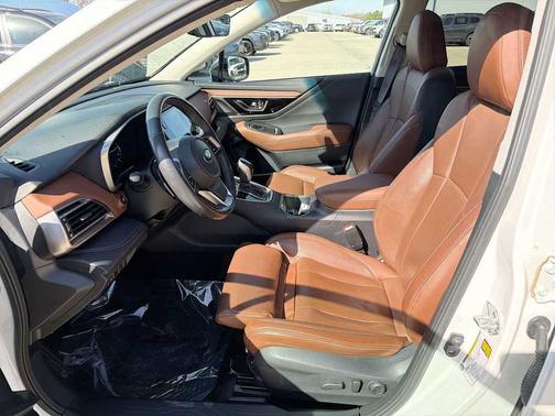 Crystal White Pearl 2022 Subaru Outback Touring