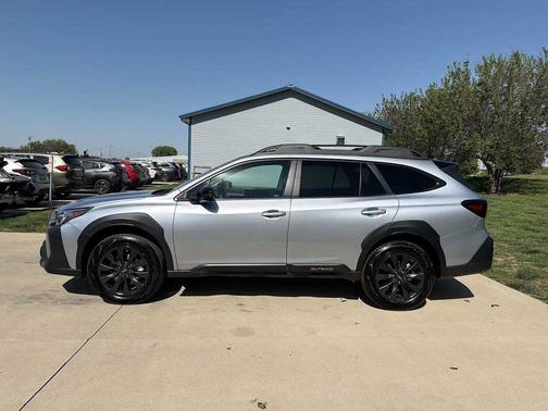 Ice Silver 2025 Subaru Outback Onyx Edition XT