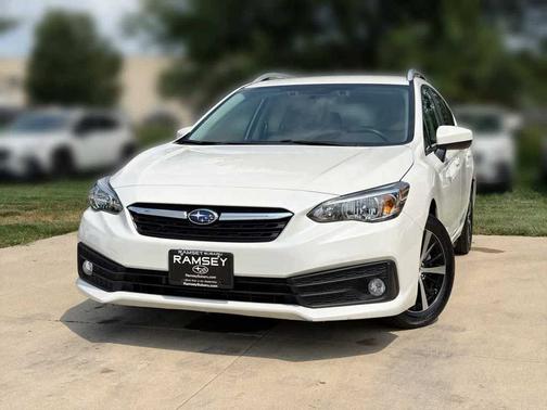 Crystal White Pearl 2021 Subaru Impreza Premium