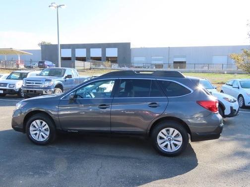Photo 2 of 21 of 2019 Subaru Outback 2.5i Premium