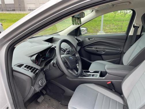 Photo 2 of 27 of 2019 Ford Escape S