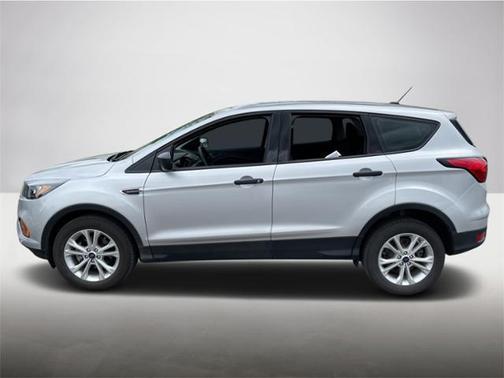 Photo 3 of 27 of 2019 Ford Escape S