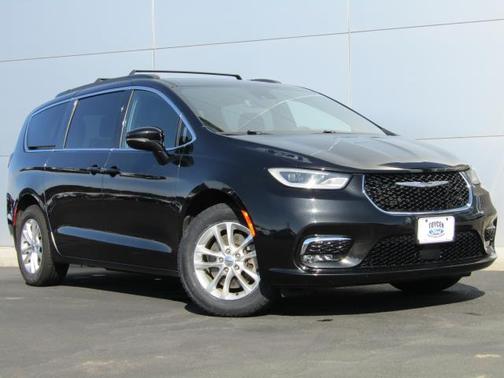 2022 Chrysler Pacifica Touring