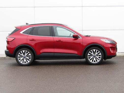 2022 Ford Escape Titanium