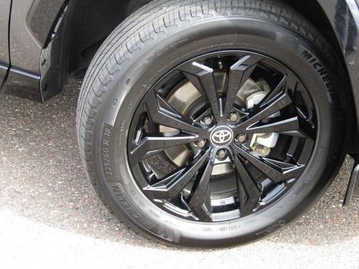2023 Toyota RAV4 Hybrid SE