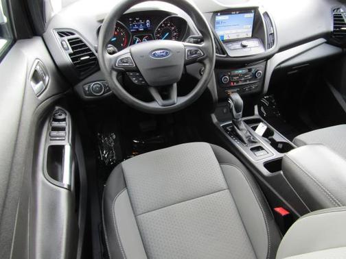 Oxford White 2019 Ford Escape SE
