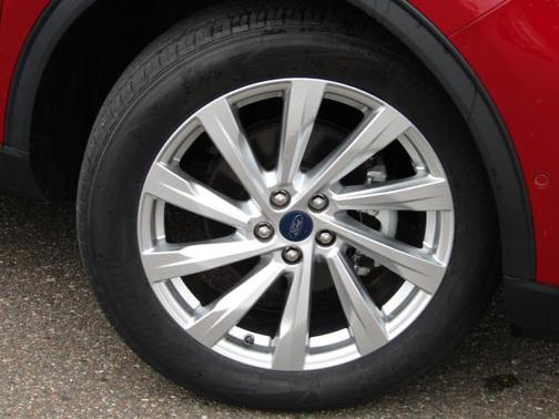 2022 Ford Escape Titanium Hybrid